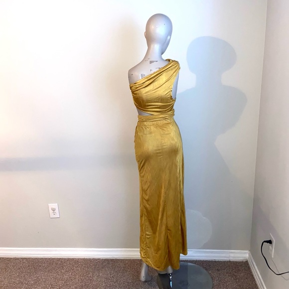 Gold Wrap One Shoulder Two Piece NWOT - Picture 3 of 3